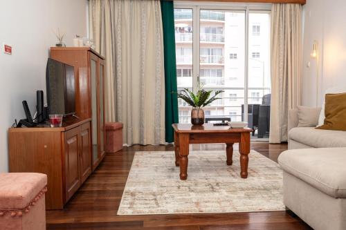 3C Azores Place