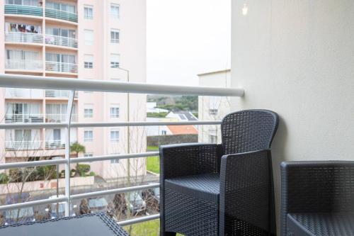 3C Azores Place