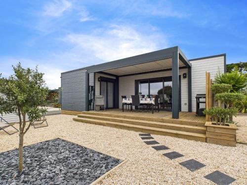 Résidence avec piscine, chalet pour 4