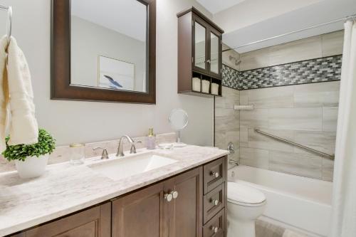 Afbeelding uit fotogalerij van The Bougie Bungalow, PGA in Palm Beach Gardens