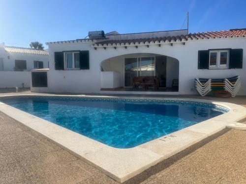 The swimming pool at or close to Villa Coral