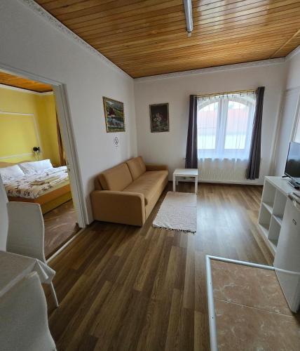 Ein Sitzbereich in der Unterkunft Bangó Vendégház
