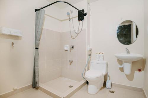 Koupelna v ubytování NEW! Trendy 1BR in Cebu IT Park- Central location