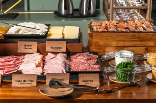 Φαγητό σε αυτό το ξενοδοχείο ή κάπου εκεί κοντά