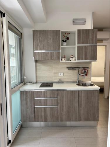 Køkken eller tekøkken på Appartamento Lidia - vacanze al mare pieno centro - Premium Villas