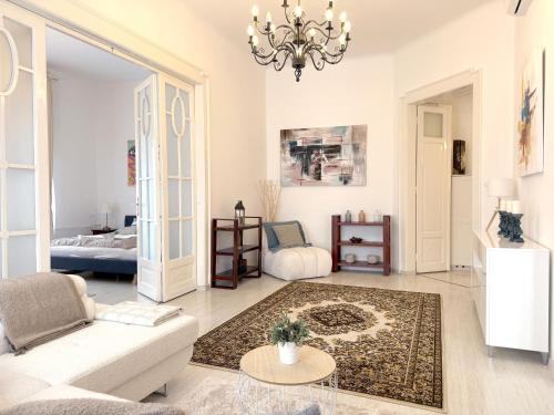 Posedenie v ubytovaní Elegant 125m2 apartment in center of Budapest