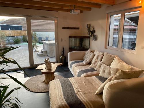 Maison neuve cocooning 6 personnes Avec Spa et piscine chauffée