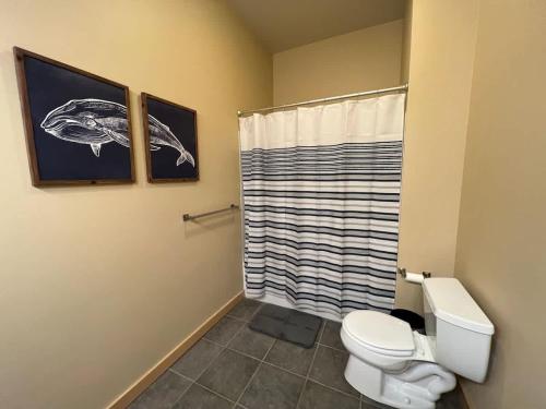 Ένα μπάνιο στο Cannery Square Unit - 106 by Patriot Properties