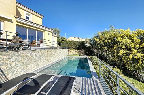 Peaceful villa with pool and garden - 5 minutes from Cannes beaches