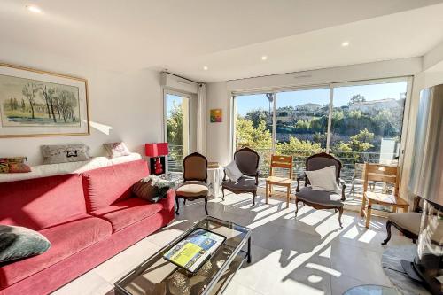 Peaceful villa with pool and garden - 5 minutes from Cannes beaches