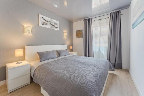 Modern sunny apartment 100m from the beach