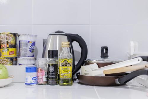 Kemudahan buat kopi dan teh di 72 House & Cafe