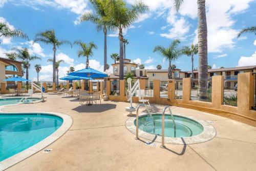 Πισίνα στο ή κοντά στο Best Western Oxnard Inn