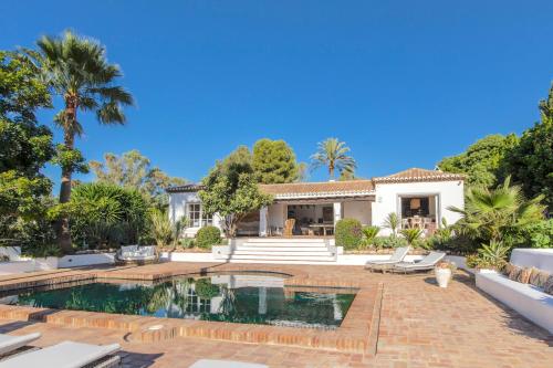JAMES SMB10 - Stunning luxury finca on a private domaine at Villa Padierna Golf Club Golf Club