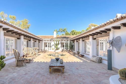 JAMES SMB10 - Stunning luxury finca on a private domaine at Villa Padierna Golf Club Golf Club