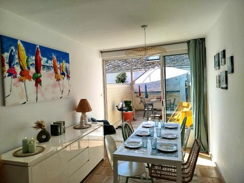 La plage en toile de fond!