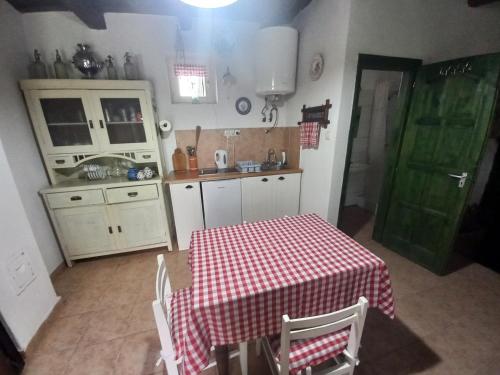 Η κουζίνα ή μικρή κουζίνα στο Csöndvilla
