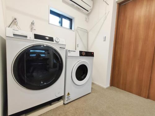 C2 Shibuya new hotel, 2 bedrooms and 1 living room, 7 mins to ST Max 6P 渋谷全新酒店 全新装修 两室一厅 交通中心 车站7分钟 最大6人 直达新宿 涉谷 表参道 品川 池袋 上野 代代木 银座 原宿