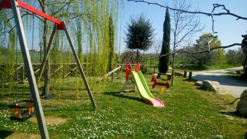 Ο χώρος παιχνιδιού για παιδιά στο Agriturismo alla Solagna