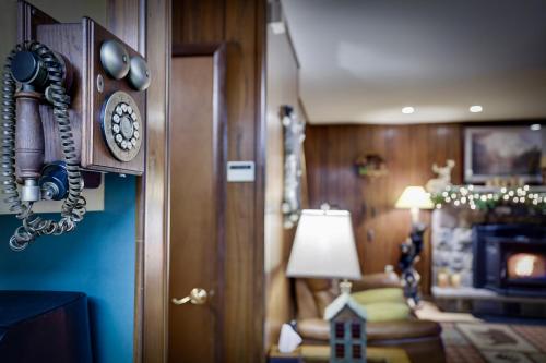Galería fotográfica de Lakehouse with Boats, MiniGolf, Sauna, HotTub, Swings and Playground! en Pocono Summit