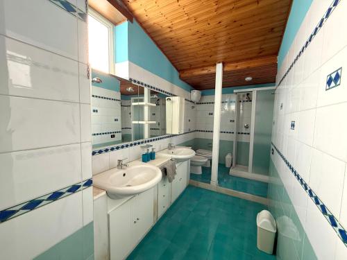 Ένα μπάνιο στο Le Terrazze