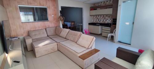 Η κουζίνα ή μικρή κουζίνα στο Linda casa com piscina