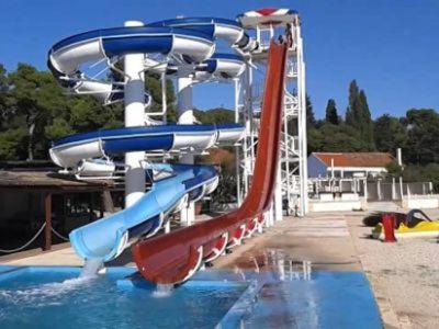 zjeżdżalnia wodna w parku wodnym w obiekcie Mobile home Blue Lagoon 785 w Biogradzie na Moru