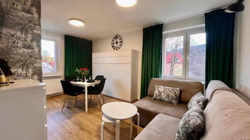 Apartamenty Izerskie Górska 8 - blisko Park i Dom Zdrojowy oraz wyjście na Sky Walk