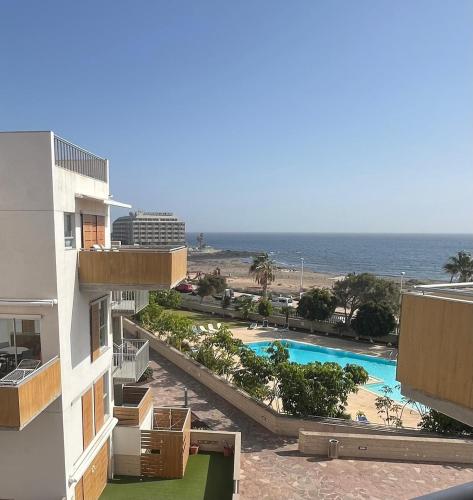Stunning Chic Penthouse retreat in front of the beach