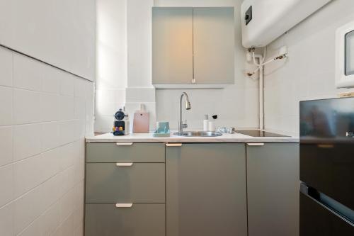 Nice Renting - CLEMENCEAU - Riviera Cocoon Calm Elegance Design photo 12