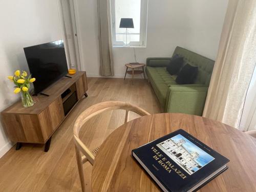Paolo's Boutique Apartment near Villa Borghese