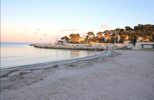 PWS - Sunny modern flat near Juan Les Pins Pinede & beach - Terrace & AC! photo 37