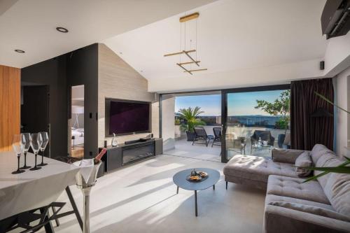 Apartments with hot tub Hvar - 21877