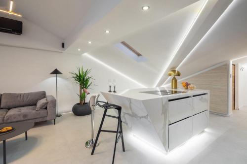 Apartments with hot tub Hvar - 21877