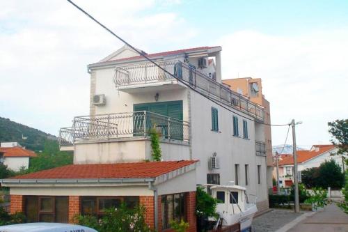 Apartments by the sea Trogir - 24168