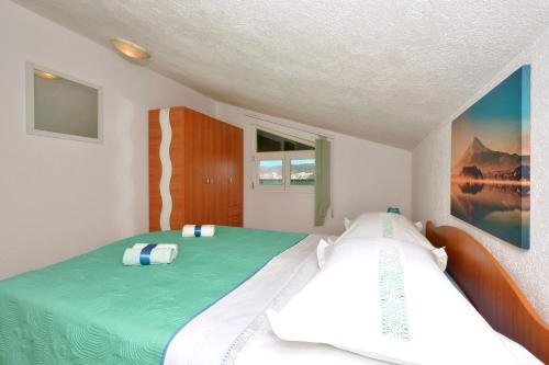 Apartments by the sea Trogir - 24168