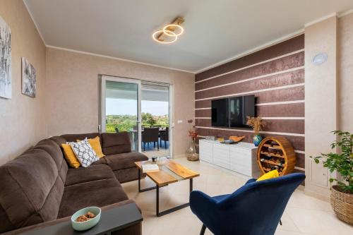 Holiday house with a parking space Rovinj - 24274