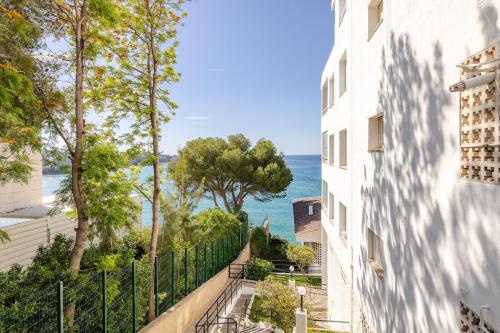 Apartmento en Primera línea de Mar, vistas al Mar y Piscina