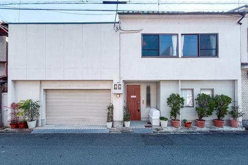 Samurai Garage House