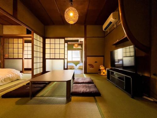 Samurai Garage House