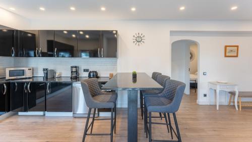 Cozy 2BR near Oura Beach by LovelyStay