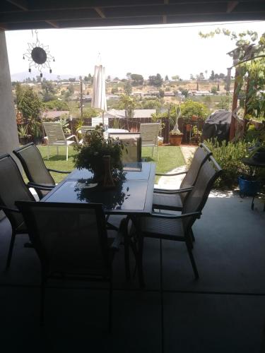 Balkón nebo terasa v ubytování Comfortable Home in San Diego area