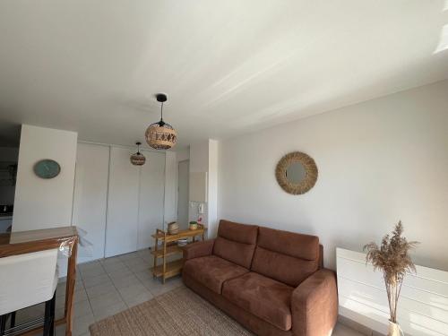 Photo de la galerie de l'établissement Appartement T2 avec terrasse et parking à La Teste-de-Buch - FR-1-319-601, à La Teste-de-Buch