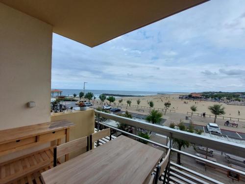 Photo de la galerie de l'établissement Appartement rénové avec parking, proche océan à Anglet - FR-1-239-1117, à Anglet