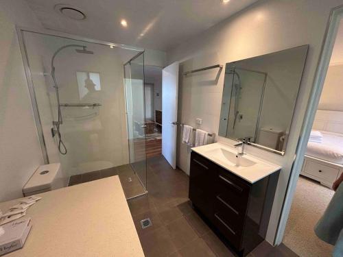 Ένα μπάνιο στο Bermagui Coastal Hideaway - Pet Friendly