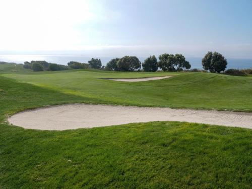 Golf v hotelu nebo okolí