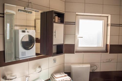 Un baño de Hotel Barbaric