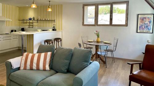 Η κουζίνα ή μικρή κουζίνα στο L'appartement d'Albert - french style