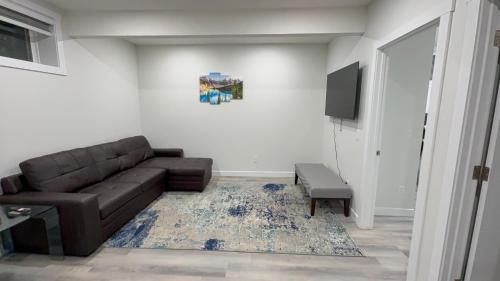 Private Modern 2 Bedroom Suiteにあるシーティングエリア