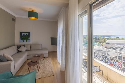 Cityscape Elegance, Central Thessaloniki sea view apartment